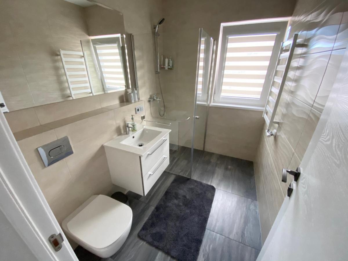 New J&R Apartment Near Girstutis, Free Private Parking & Self Check-In Kaunas Extérieur photo